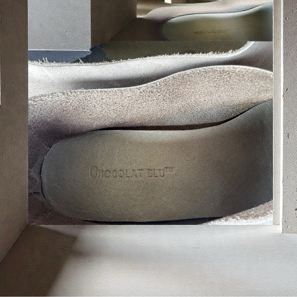 Womens sz 7 Chocolat Blue “Emily” Genuine Grey leather Flat Booties $145 MSRP - Picture 2 of 8